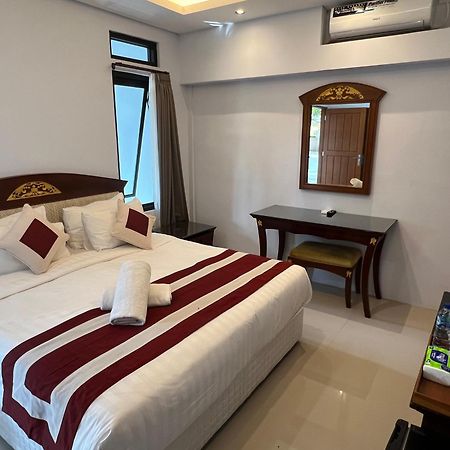 Mandhasativa Homestay Singaraja  Bagian luar foto