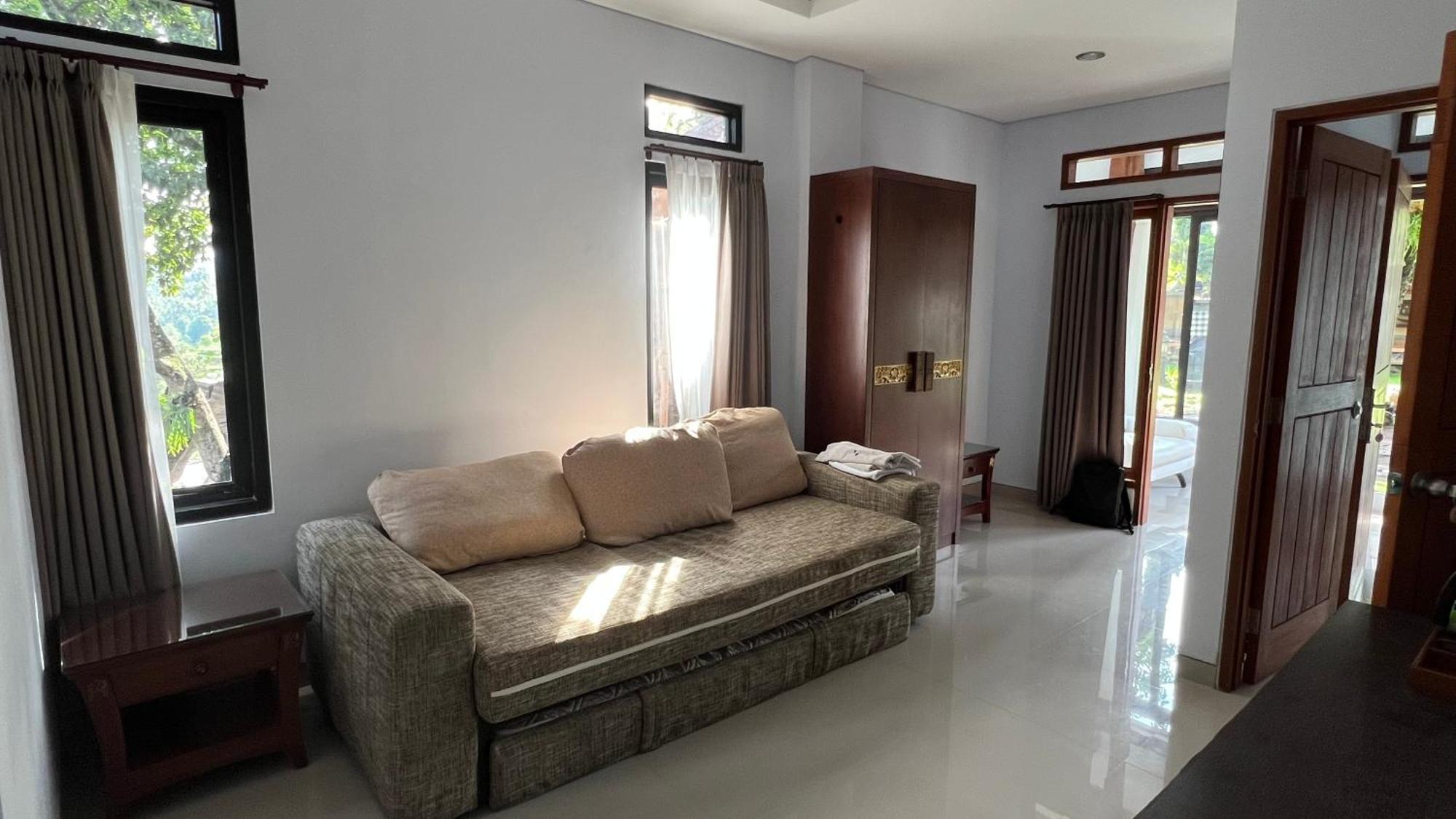 Mandhasativa Homestay Singaraja  Bagian luar foto