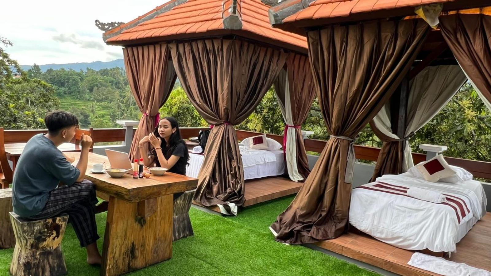 Mandhasativa Homestay Singaraja  Bagian luar foto